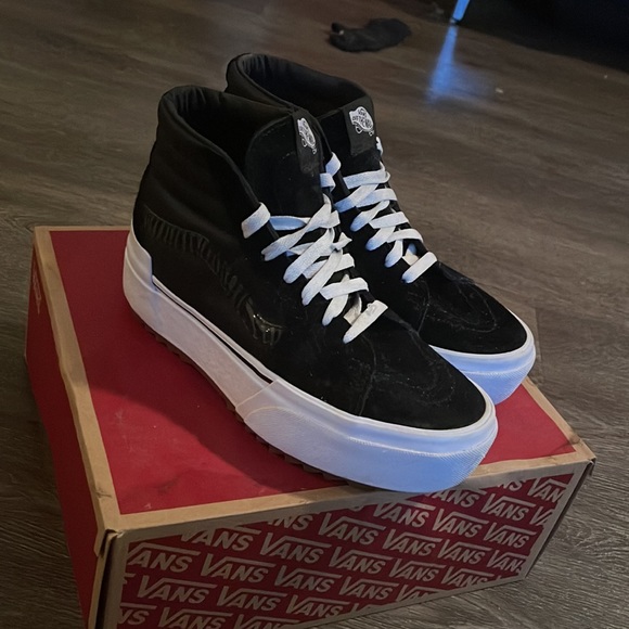 Sk-8 High Stacked Vans size 7.5. Black suede with black zebra stripe - Picture 3 of 3